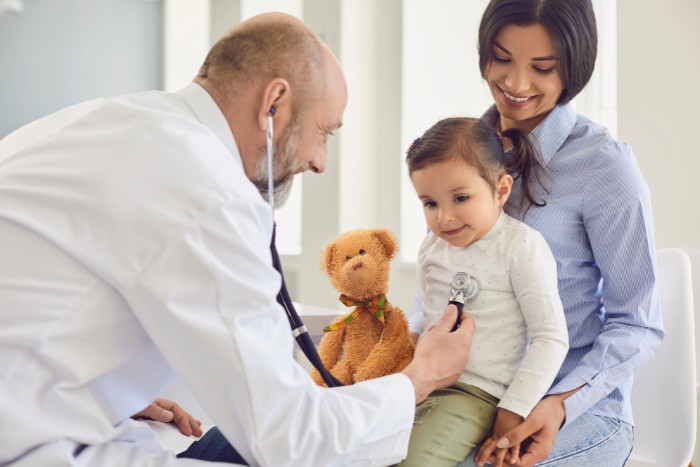 Pediatric flu vaccination comfort techniques in clinic